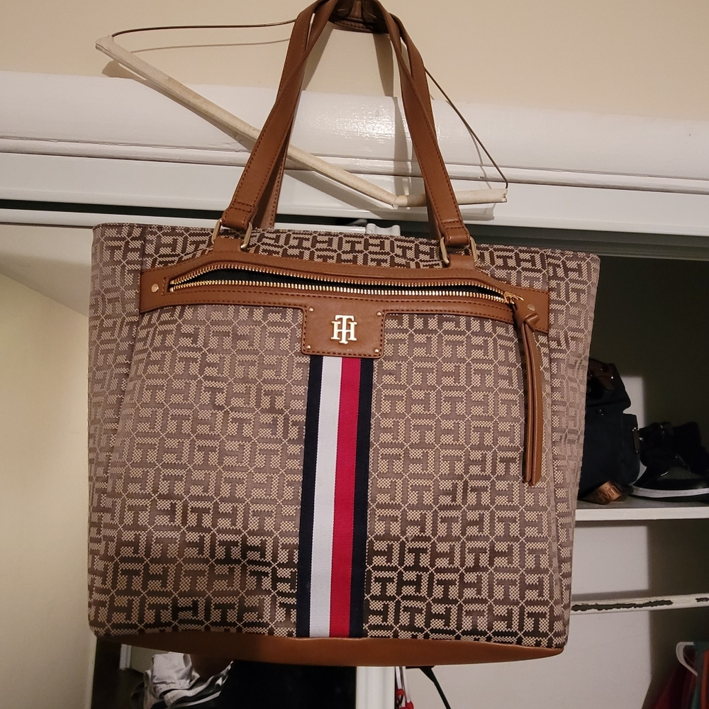 Tommy Hilfiger purse